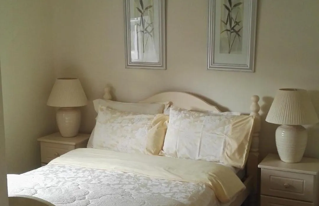 The Vee B&B-1